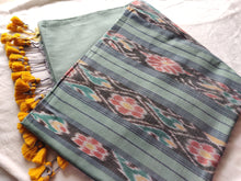 Load image into Gallery viewer, Laboni.. Din Chareya