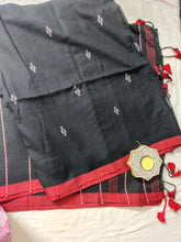 Load image into Gallery viewer, RAAT AKELI HAI