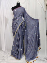 Load image into Gallery viewer, Cream Bell Hearts