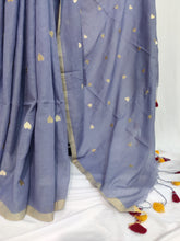 Load image into Gallery viewer, Cream Bell Hearts