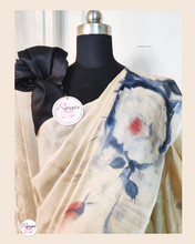 Load image into Gallery viewer, Blooming flower in Storm